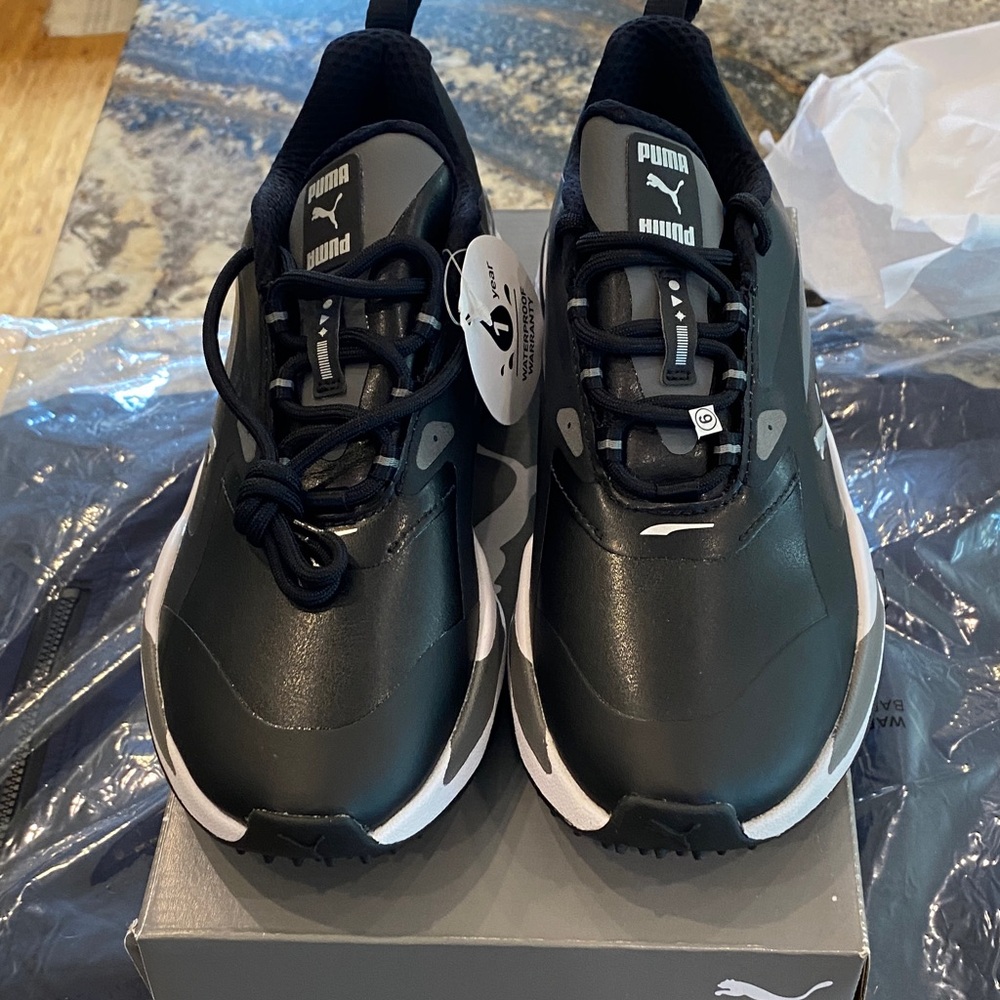 Women’s Puma Golf Shoes, size 5.5, Black/ gray